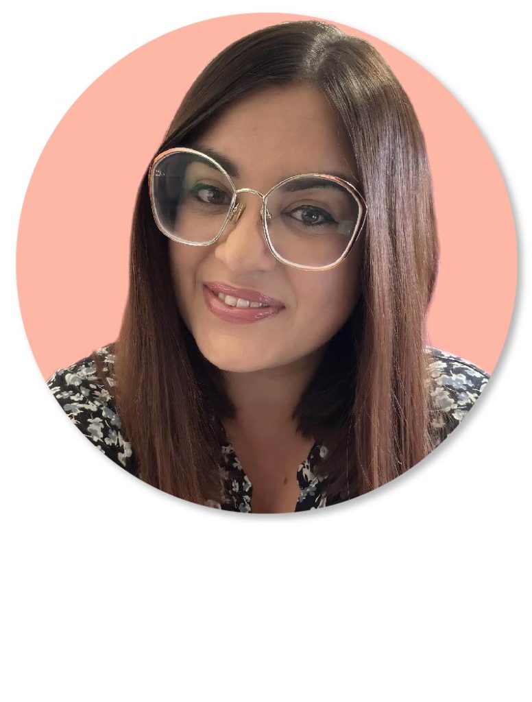 Stefania Paloschi, ostetrica, business mentor e social coach, aiuta professionisti sanitari a comunicare e crescere nel materno infantile.